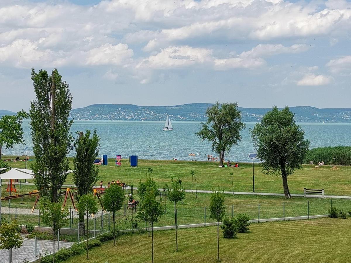 Vizpart Honved Apartman Balatonlelle Exterior foto