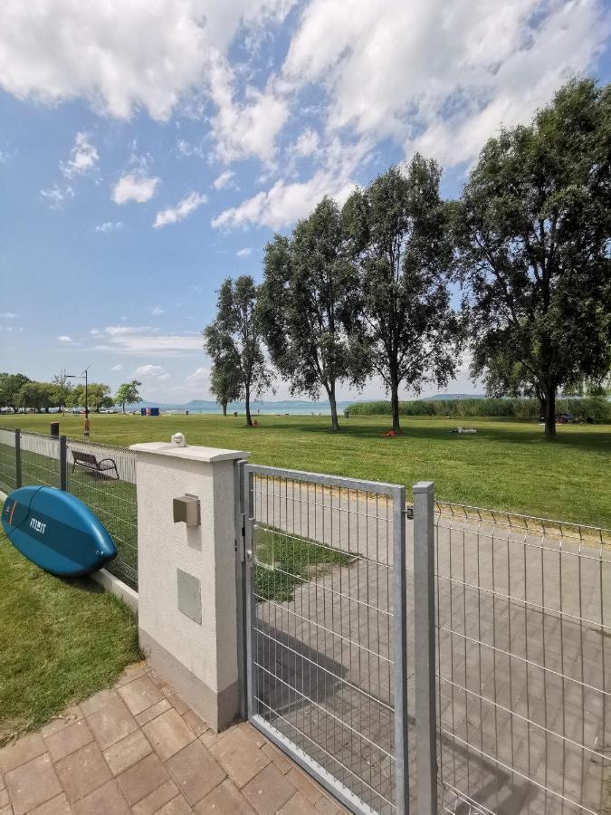Vizpart Honved Apartman Balatonlelle Exterior foto